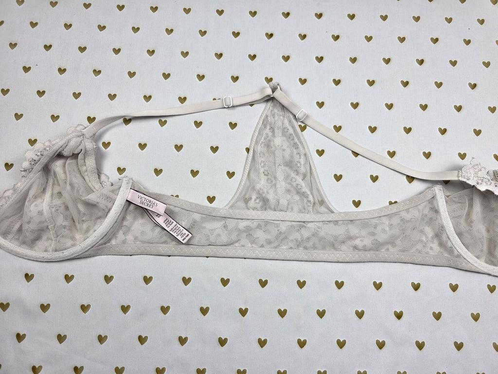 Victorias Secret white Lace Racerback Front close Unlined Plunge bra 36D
