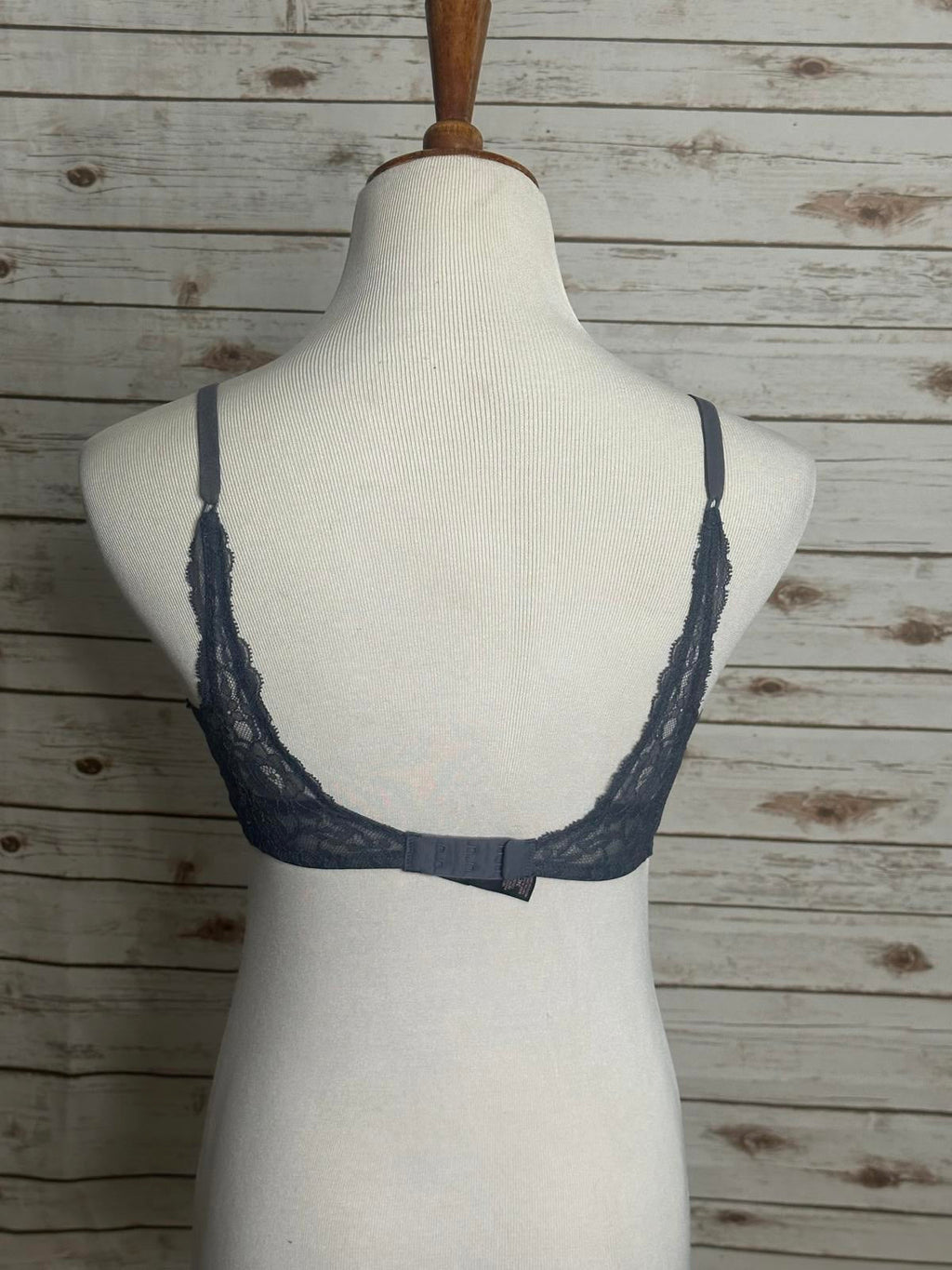 Victoria's Secret Very Sexy silver padded demi bra Size 34C