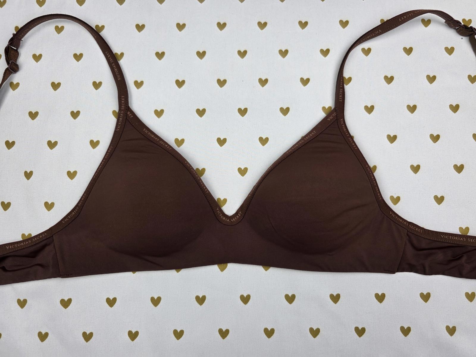 Victorias Secret T shirt Lightly Lined wireless no wire bra 32a