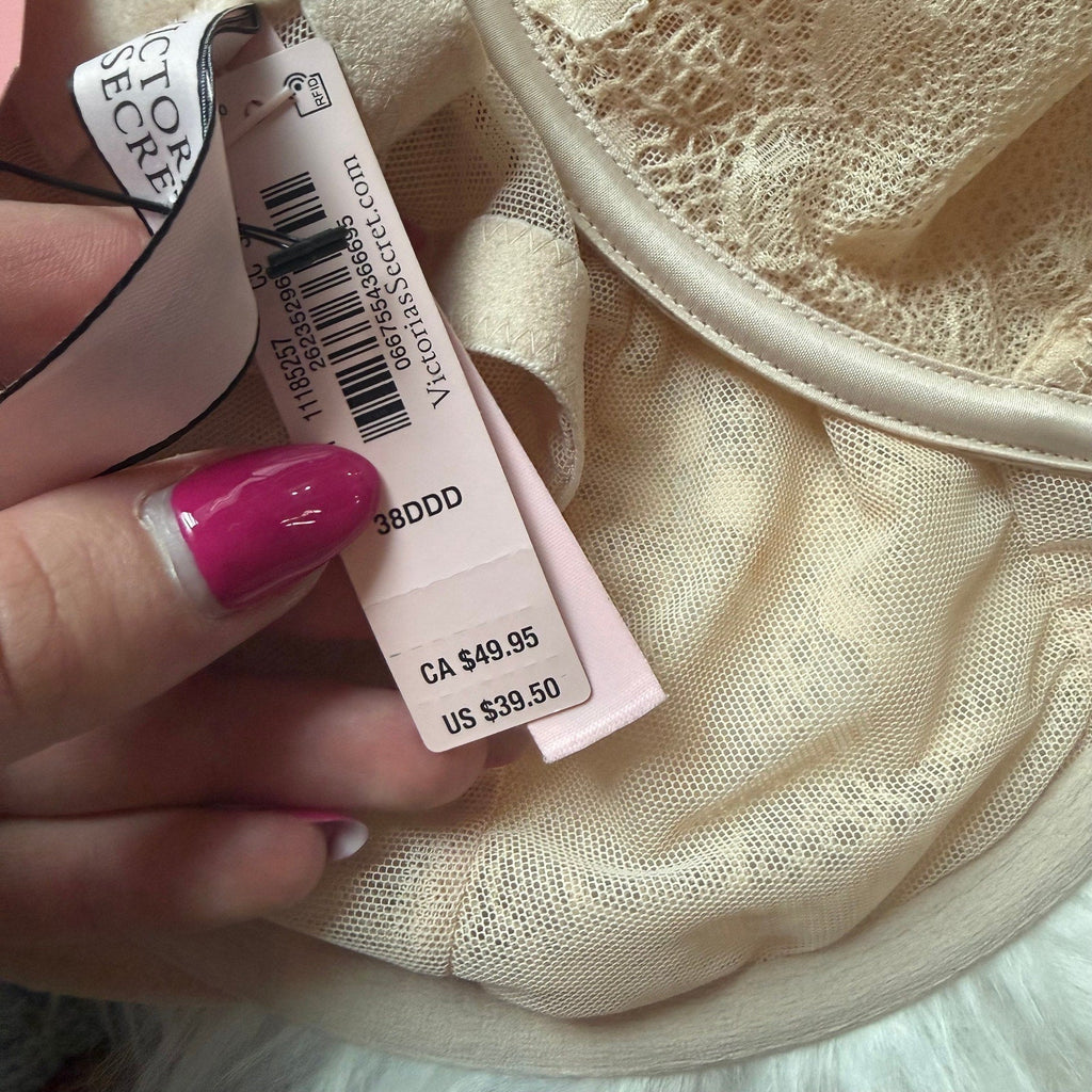 Victoria's Secret Beige Lace Bra - Size 38DDD