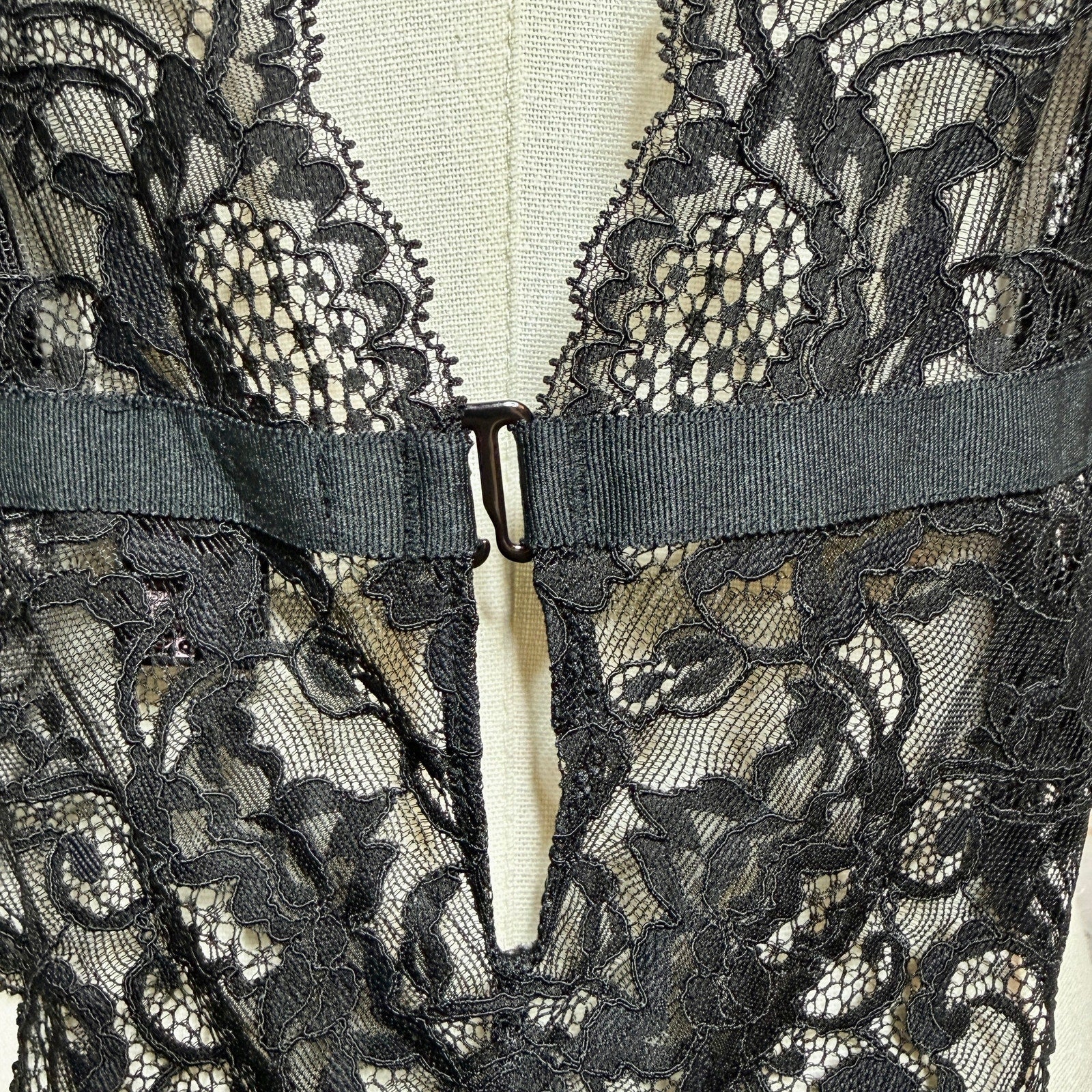 Victorias Secret Black Lace Plunge Teddy Womens L Sexy Sirencore Dark Coquette