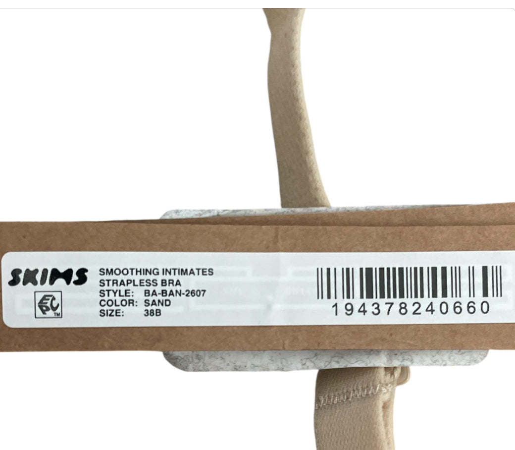 SKIMS Smoothing Intimates Full Coverage Bra in the color Clay (38B)