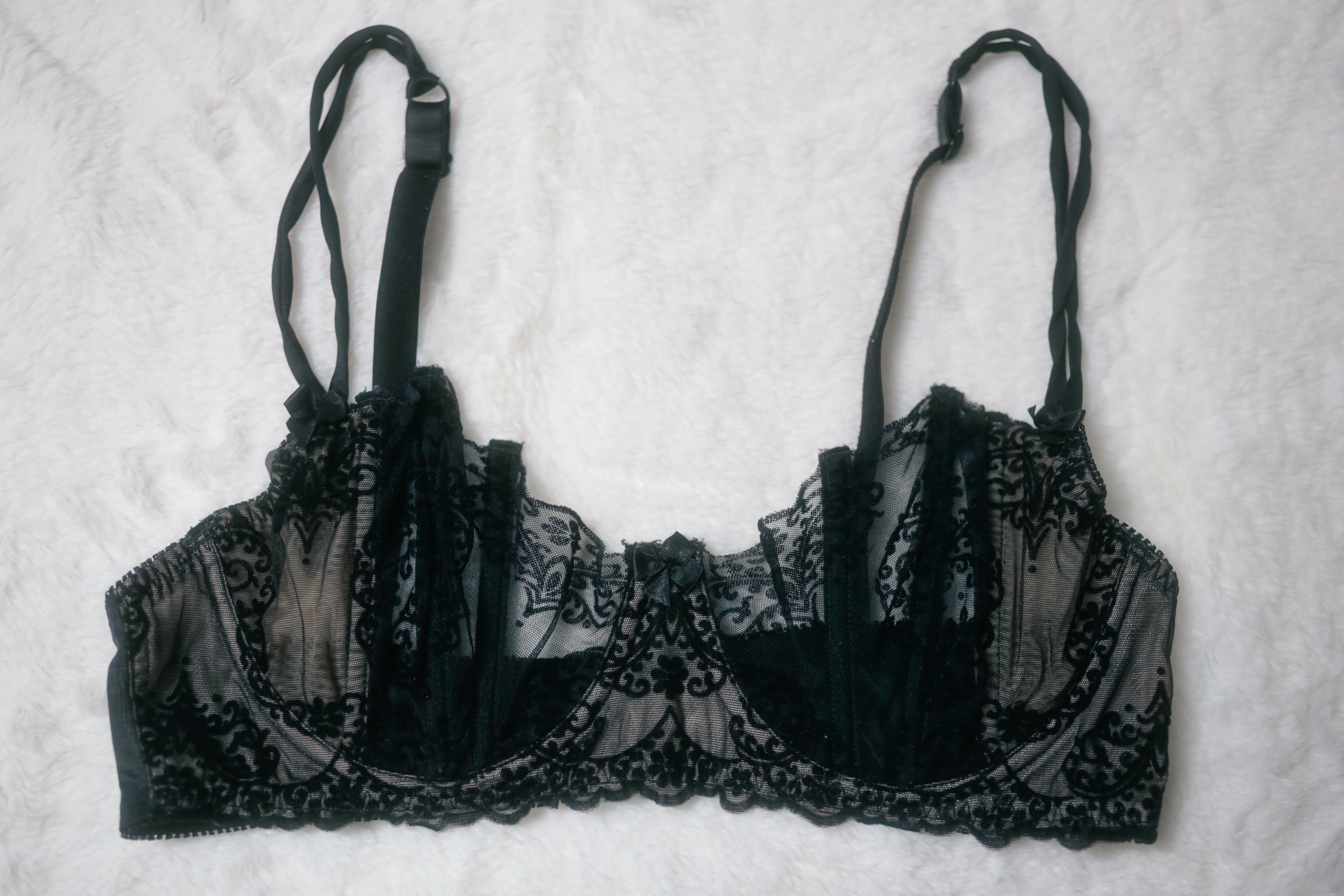 Victoria's Secret Balconette Lace Bra 38C Beige/Black