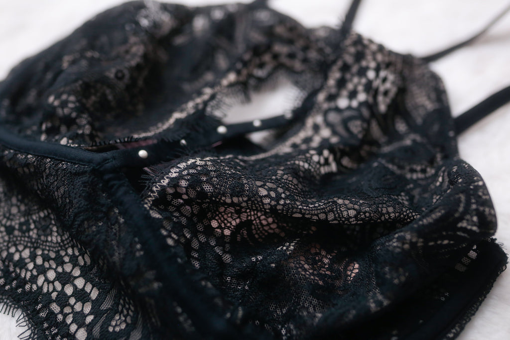 Victoria's Secret 32D Very Sexy Unlined Plunge Demi Longline Bra Black NEW