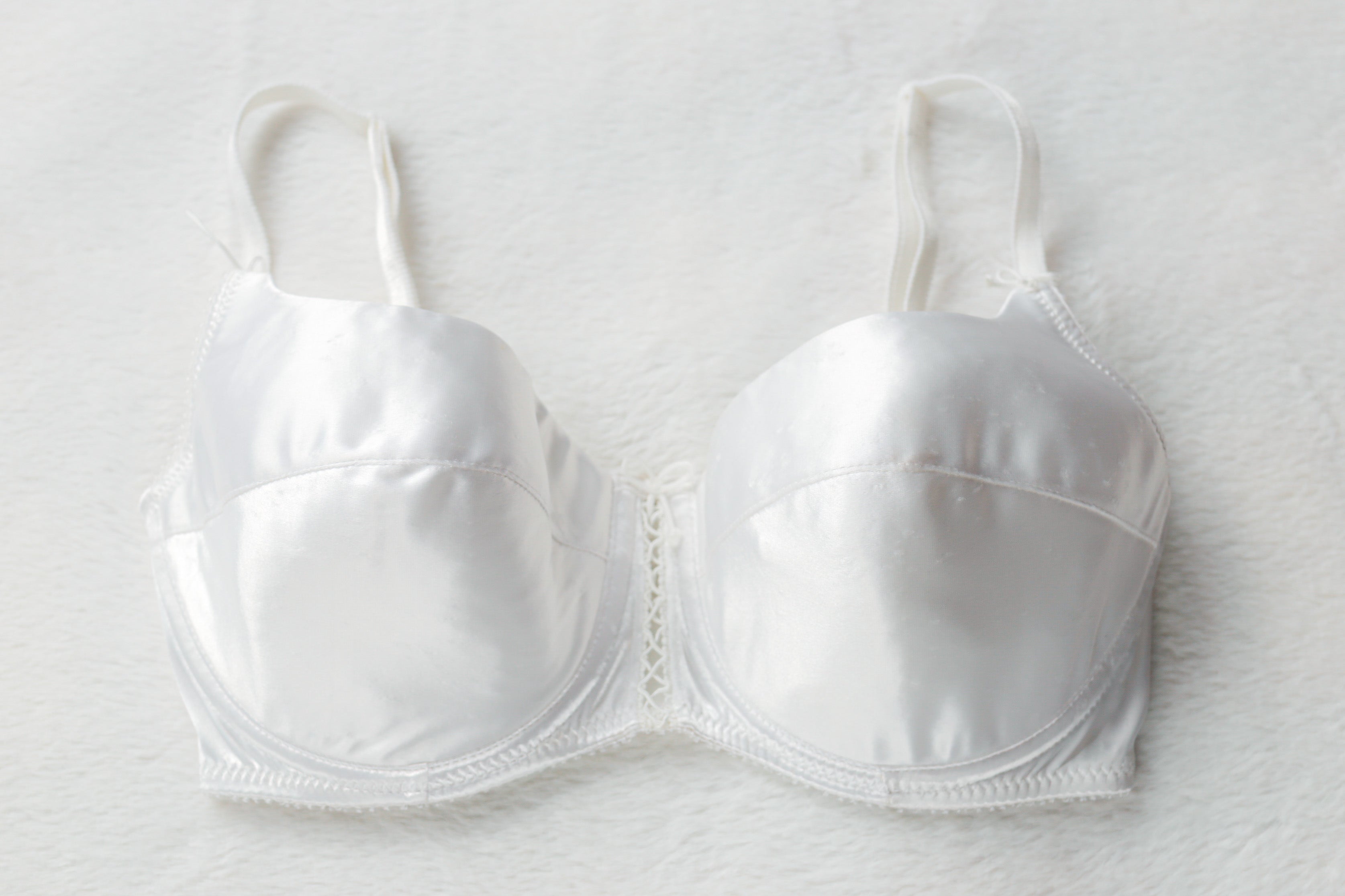 Victoria's Secret 90s Y2K Heart Label Satin Bridal Lined Demi Bra 34D NEW