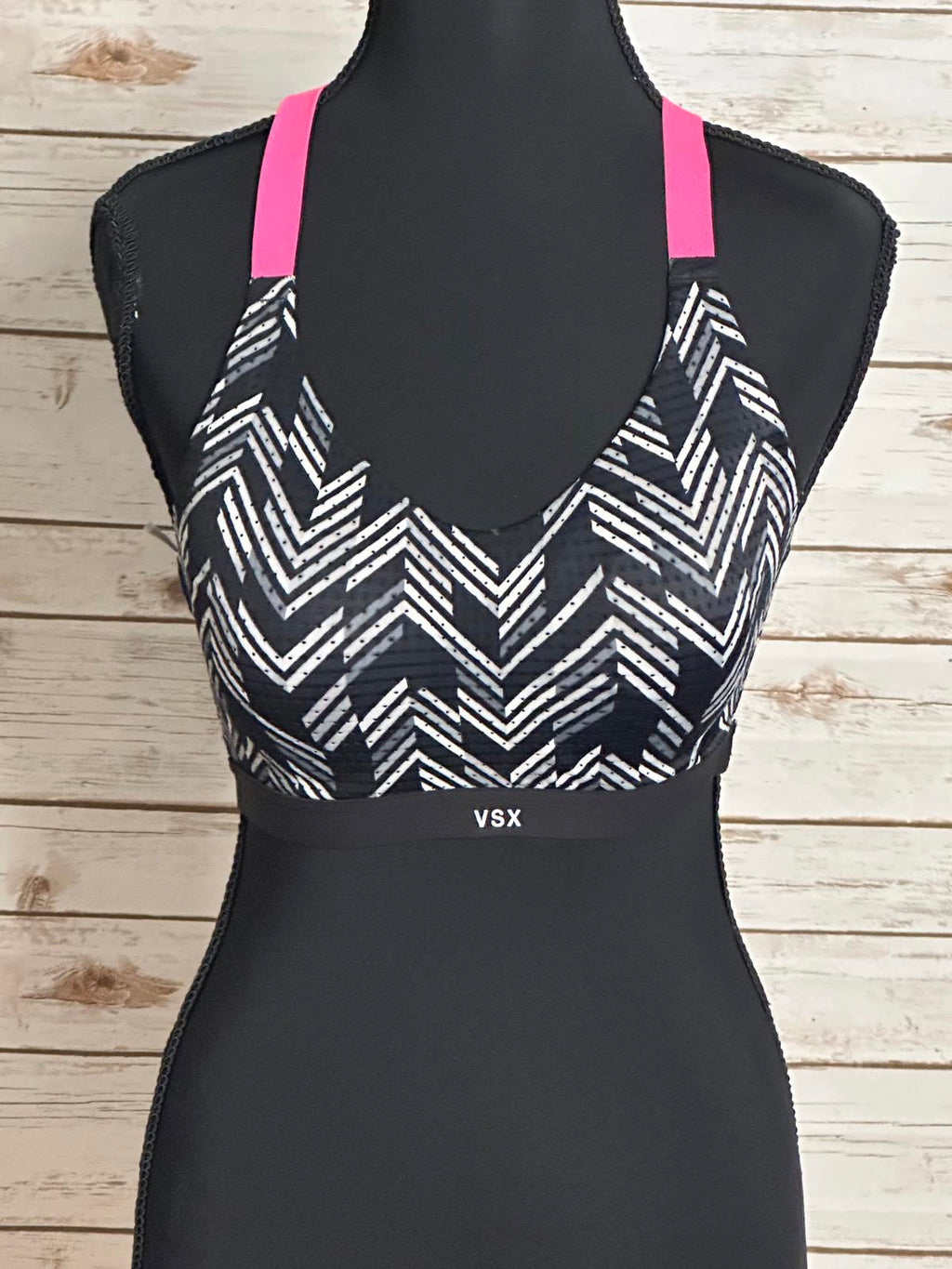 Victoria's Secret VSX Sport lightly padded mesh wireless sports bra Size 32D