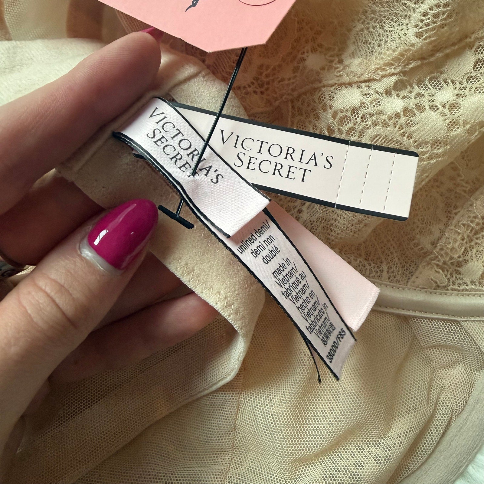 Victoria's Secret Beige Lace Bra - Size 38DDD