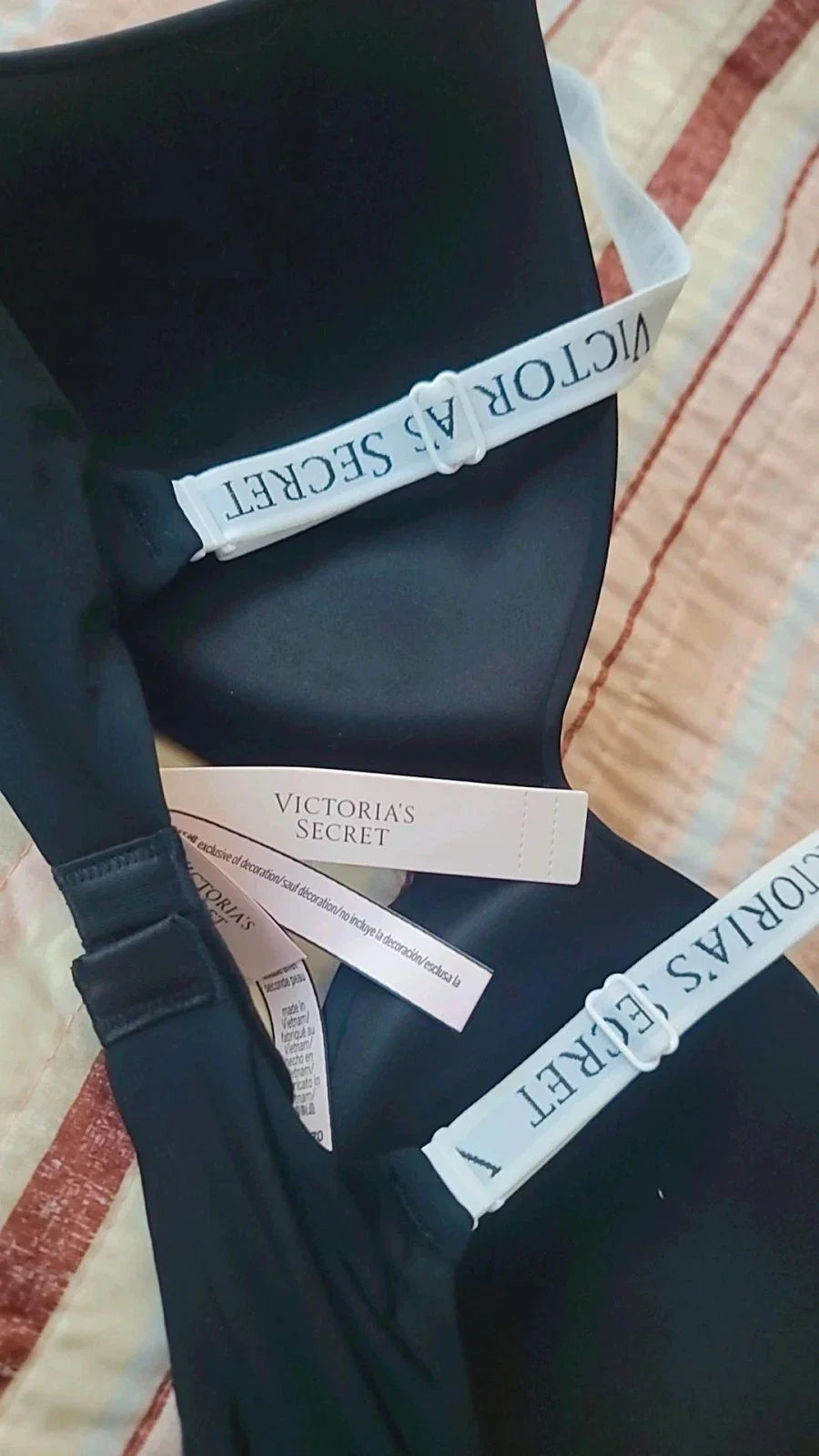Victoria's Secret Logo Lightly Lined Non-Wired Bra Size 32D Black